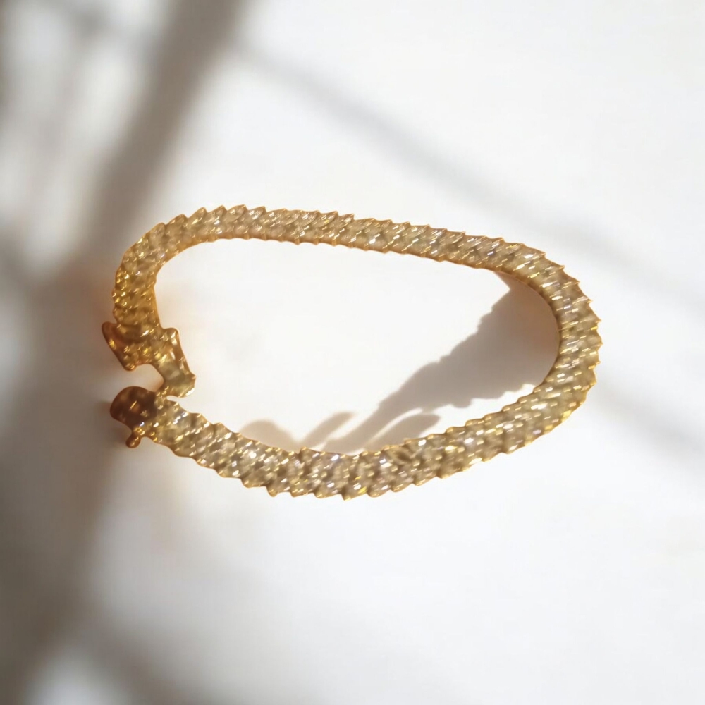 Elegant Gold Women's Necklace